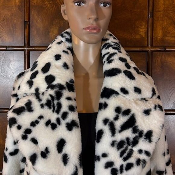 NWOT Avec Les Filles Dalmatian Black White Faux Fur Coat - Picture 6 of 14